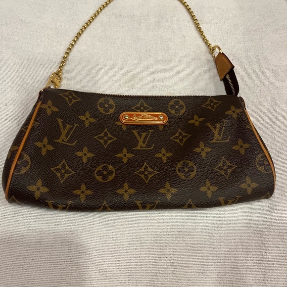 Authentic Louis Vuitton *vintage* hang bag. - Picture 3 of 7
